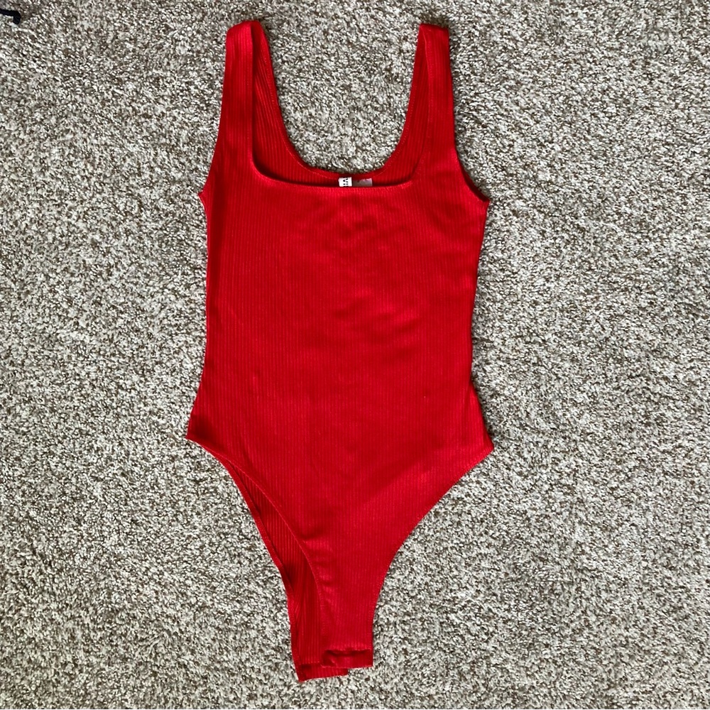 H&M Red Ribbed Scoop Neck Bodysuit